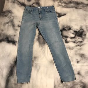 NWOT Old Navy Frayed Skinny Jeans